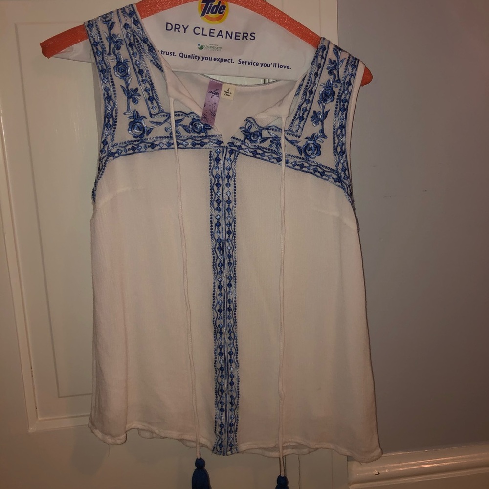 Flowy Aztec top - Picture 2 of 2